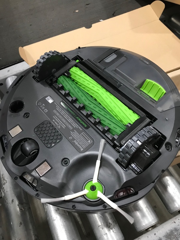 Photo 2 of IRobot® Roomba® I7+ (7550)
