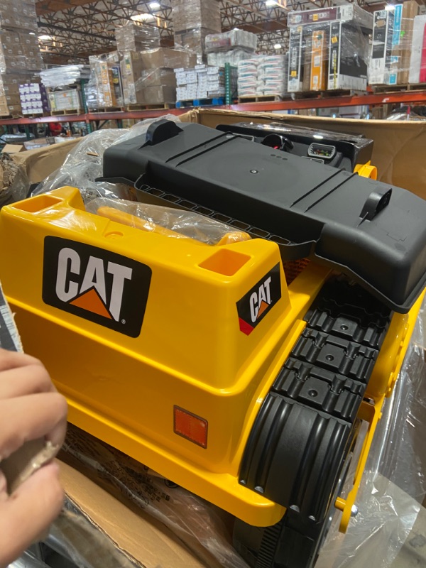 Photo 6 of **NEW*- Kid Trax Caterpillar D9 Bulldozer Toddler Ride On Toy, 12 Volt Battery,Max Rider Weight of 55 lbs, Single Rider, D9 Bulldozer,KT1136
