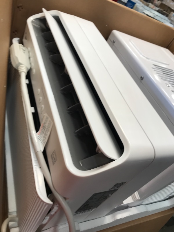 Photo 4 of **DOES NOT POWER ON, PARTS ONLY**
Midea 12,000 BTU U-Shaped Smart Inverter Window Air Conditioner–Cools up to 550 Sq. Ft., Ultra Quiet with Open Window Flexibility, Works with Alexa/Google Assistant, 35% Energy Savings, Remote Control
