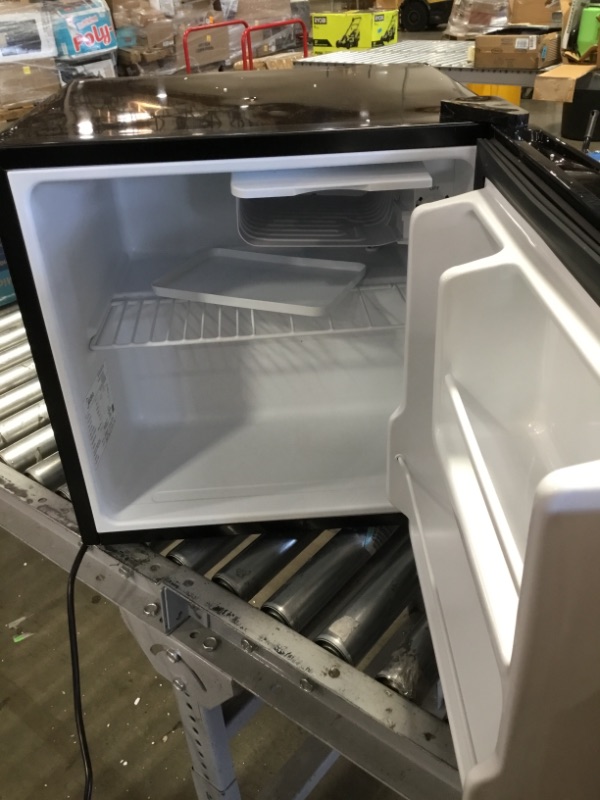 Photo 1 of (DOES NOT FUNCTION) Midea WHS-65LB1 Compact Single Reversible Door Refrigerator, 1.6 Cubic Feet(0.045 Cubic Meter), Black