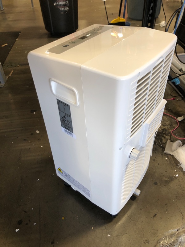 Photo 4 of MIDEA MAP05R1WT 6,000 BTU EasyCool Portable Air Conditioner, Dehumidifier, and Fan-Cools up to 120 Sq. Ft, for Rooms, White
