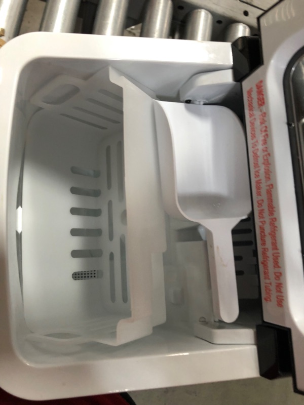 Photo 1 of Ice Makers Countertop Ice Machine Maker Countertop for Home/Office/Camping/Mini/Small/Table Top/Tabletop/Electric with Spoon, 26.5 lbs in 24h
