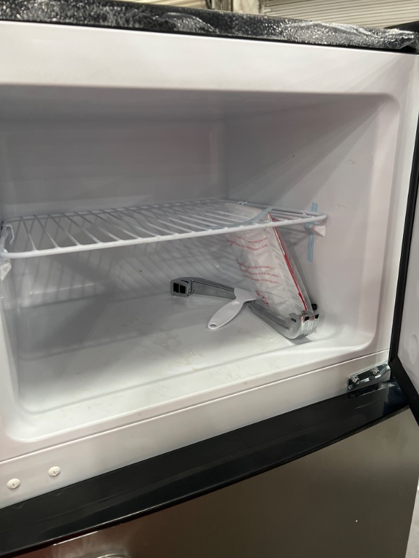 Photo 4 of **PARTS ONLY**
Frigidaire EFR751, 2 Door Apartment Size Refrigerator with Freezer, 7.2 cu ft, Platinum Series, Stainless Steel, 7.5
