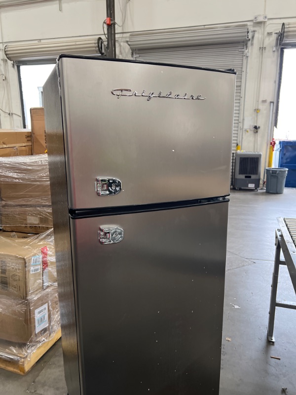 Photo 3 of **PARTS ONLY**
Frigidaire EFR751, 2 Door Apartment Size Refrigerator with Freezer, 7.2 cu ft, Platinum Series, Stainless Steel, 7.5
