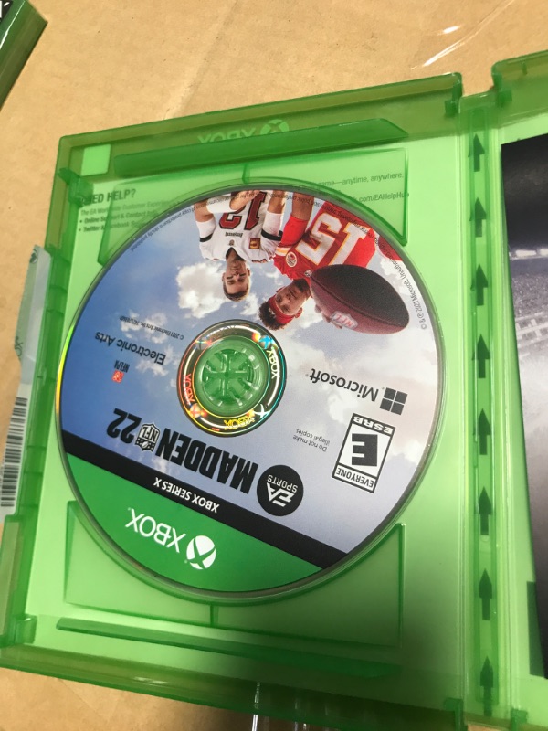 Photo 3 of Madden NFL 22 - Xbox Series X|S

