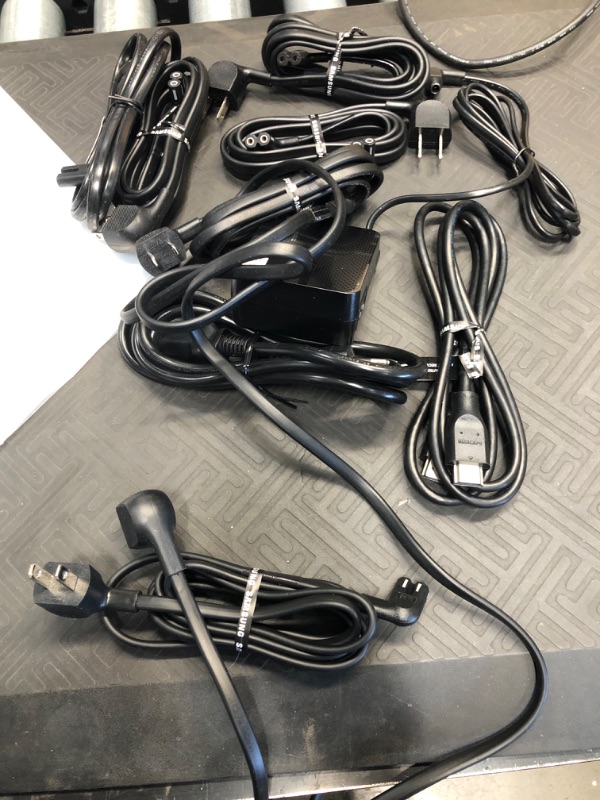 Photo 1 of MIXED BUNDLE OF TV CORDS**10 UNITS**MIXED TYPES** 