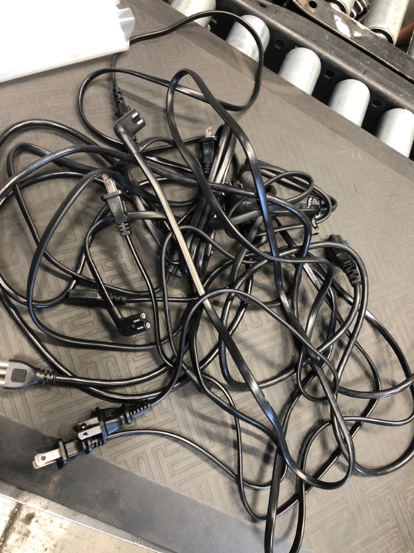 Photo 1 of MIXED BUNDLE OF 10 TV CORDS**MIXED TYPES