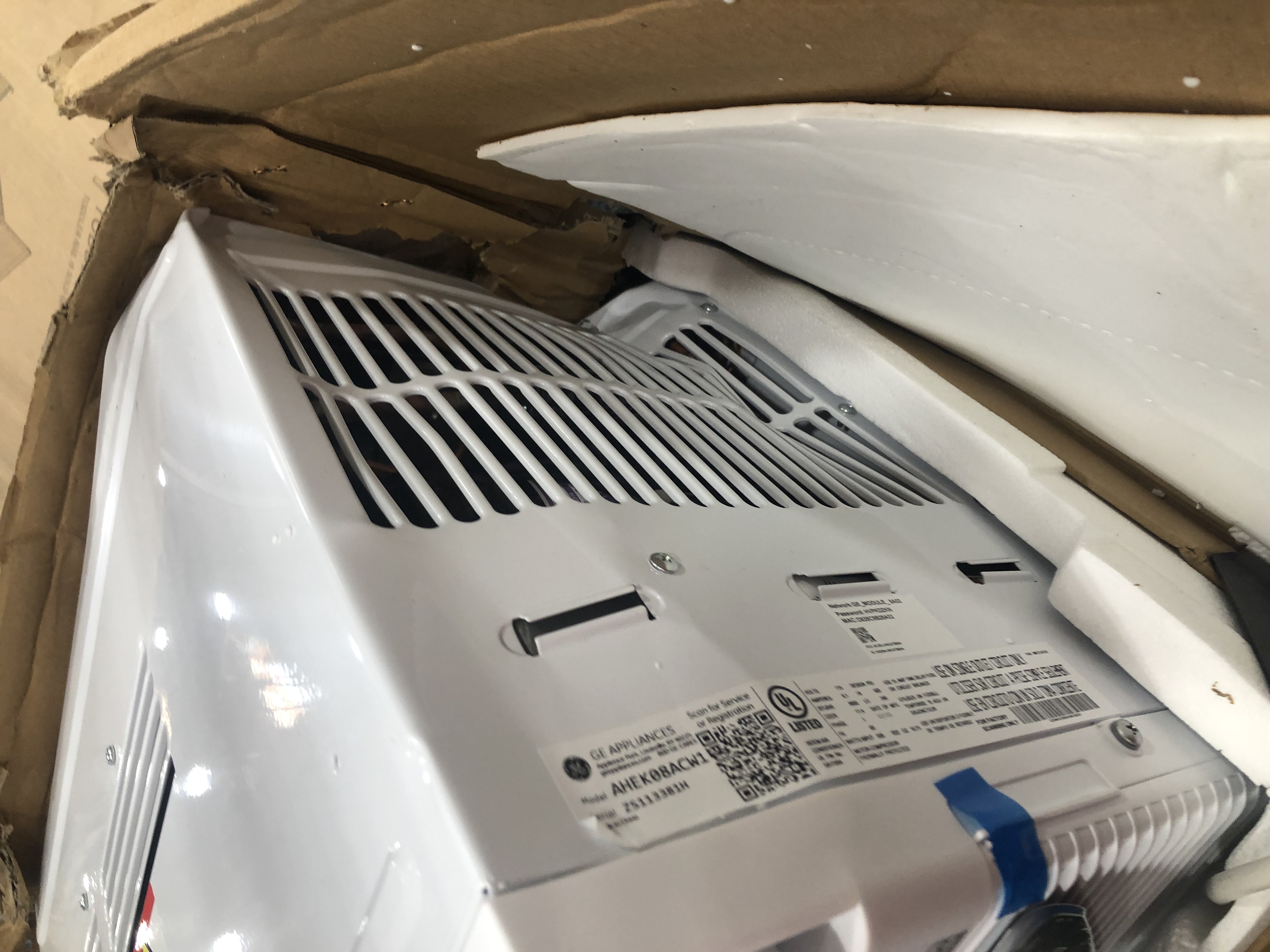 Photo 3 of **PARTS ONLY**
GE Window Air Conditioner 8000 BTU, Wi-Fi Enabled, Energy-Efficient Cooling for Medium Rooms, 8K BTU Window AC Unit with Easy Install Kit, Control Using Remote or Smartphone App
