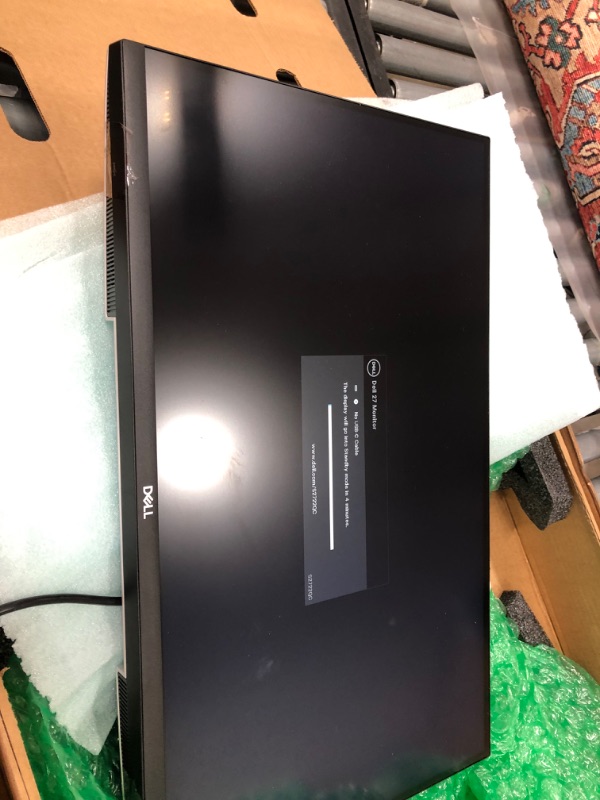 Photo 1 of Dell S2722QC 27-inch 4K USB-C Monitor - UHD (3840 x 2160) Display, 60Hz Refresh Rate, 8MS Grey-to-Grey Response Time (Normal Mode), Built-in Dual 3W Speakers, 1.07 Billion Colors - Platinum Silver
