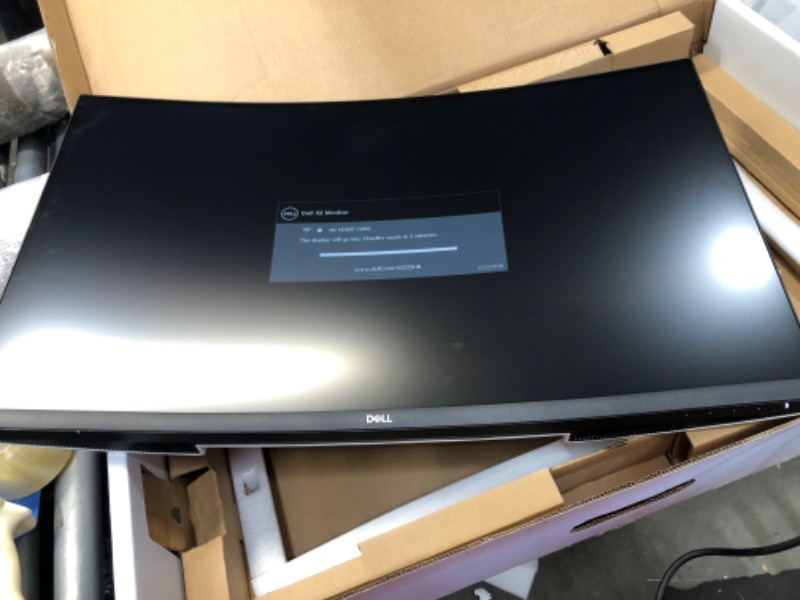 Photo 4 of Dell S3222HN 32-inch FHD 1920 x 1080 at 75Hz Curved Monitor, 1800R Curvature, 8ms Grey-to-Grey Response Time (Normal Mode), 16.7 Million Colors - Black
