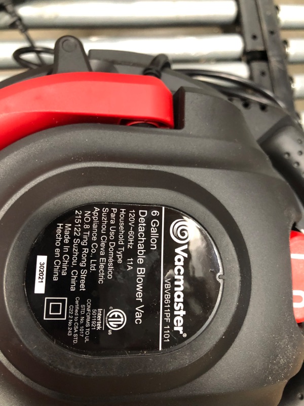 Photo 7 of Vacmaster VBVB611PF 1101 6 Gallon 5 Peak HP Wet Dry Shop Vacuum 1-1/4 Inch Hose Powerful Suction with Detachable Blower
