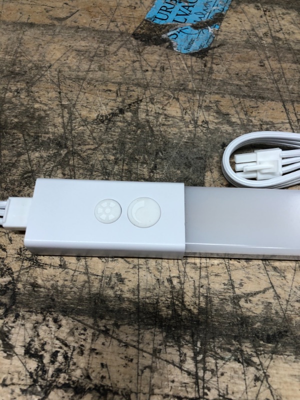 Photo 5 of Feit Electric 20.5 in. (Fits 24 in. Cabinet) Plug-in Integrated LED White Linkable Onesync Under Cabinet Light Color Changing CCT