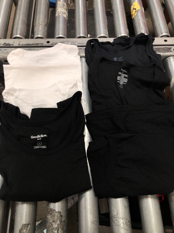 Photo 1 of 6PK BUNDLE MENS ASSORTED UNDER SHIRTS BLACK/WHITE (M,L,XL)