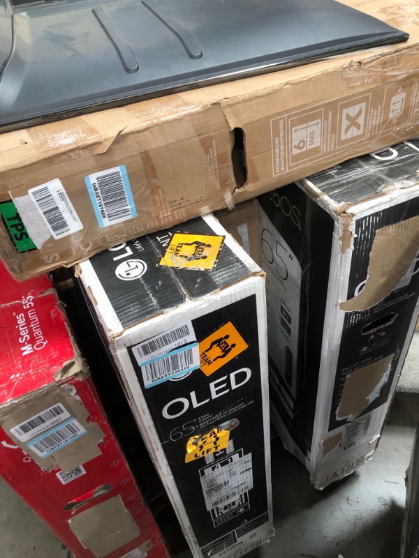 Photo 1 of MIXED PALLET OF 6 DAMAGED TVS AND MONITORS**NO REFUNDS** 