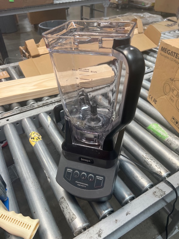 Photo 2 of Ninja 1000 Watts Blender NJ600, Silver/Black, 72 Oz 
