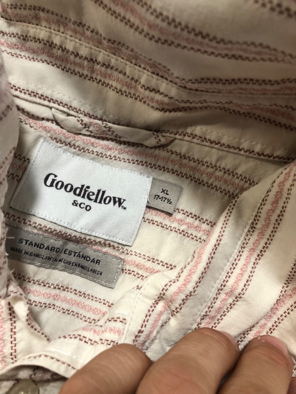 Photo 2 of 3 Item Miscellaneous Bundle of Men's Goodfellow Clothing (shirts: xl, xl; shorts: l) 