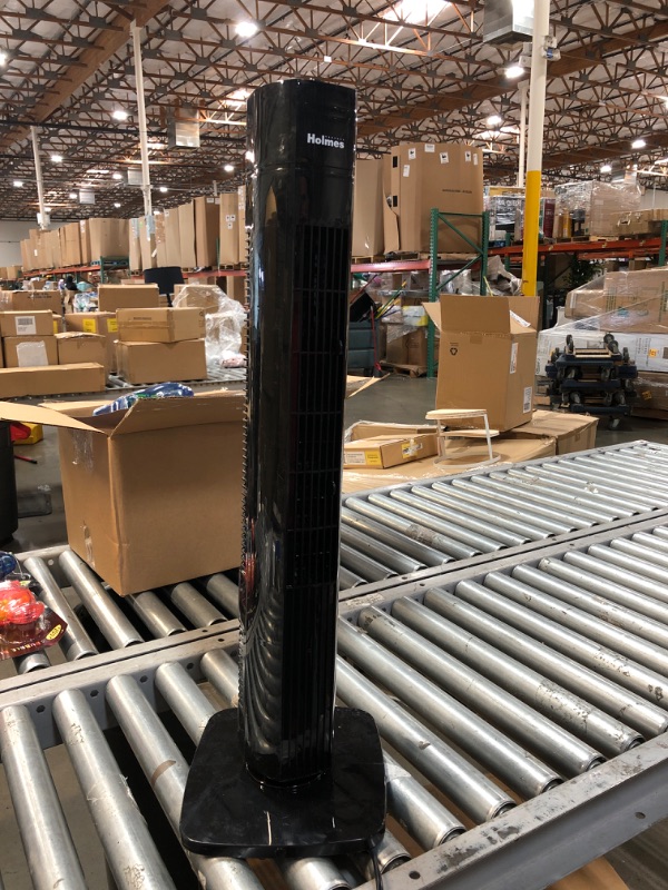Photo 1 of Holmes 31" Manual Tower Oscillating Fan Black, DAMAGED BOTTOM 

