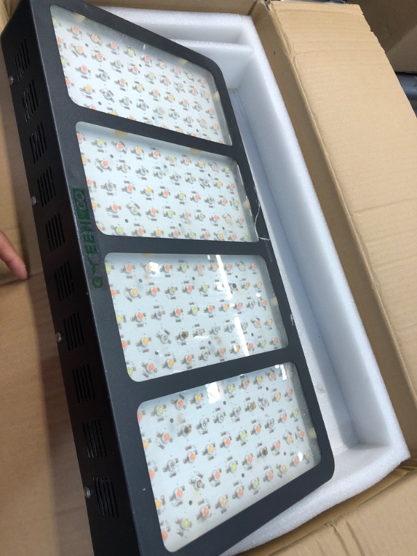 Photo 2 of 1200w LED Grow Light with Veg&Bloom Switch,GREENGO 3 Chips LED Plant Grow Lamp Full Spectrum with Daisy Chain for Indoor Plants Veg and Flower (LED Grow Light)
