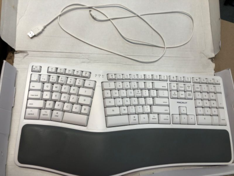 Photo 2 of BTERGOKEY- WIRELESS ERGONOMIC KEYBOARD - MACALLY
