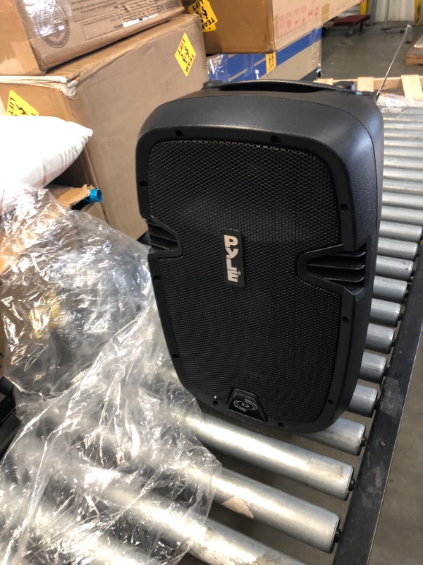 Photo 2 of (see notes about functionality)
Wireless Portable PA Speaker System - 1000W Rechargeable Battery Powered Bluetooth Compatible Active Outdoor Speaker - USB SD MP3 AUX RCA FM Radio - 35mm Mount Microphone Transmitter - Pyle PPHP109WMU
