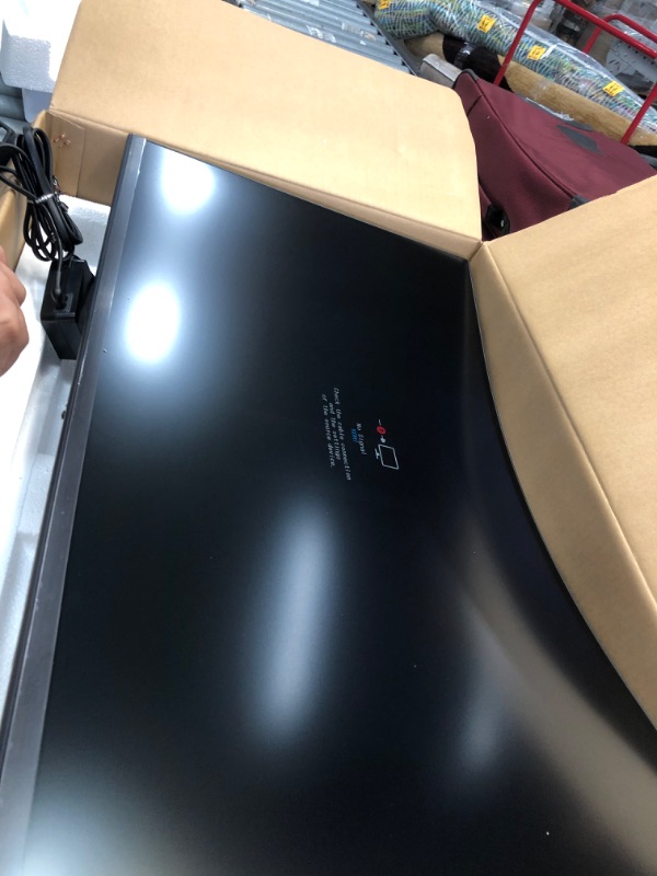 Photo 3 of SAMSUNG 32-inch T55 Series - 1000R Curved Monitor: 75Hz, 4ms, 1080p (LC32T550FDNXZA)
