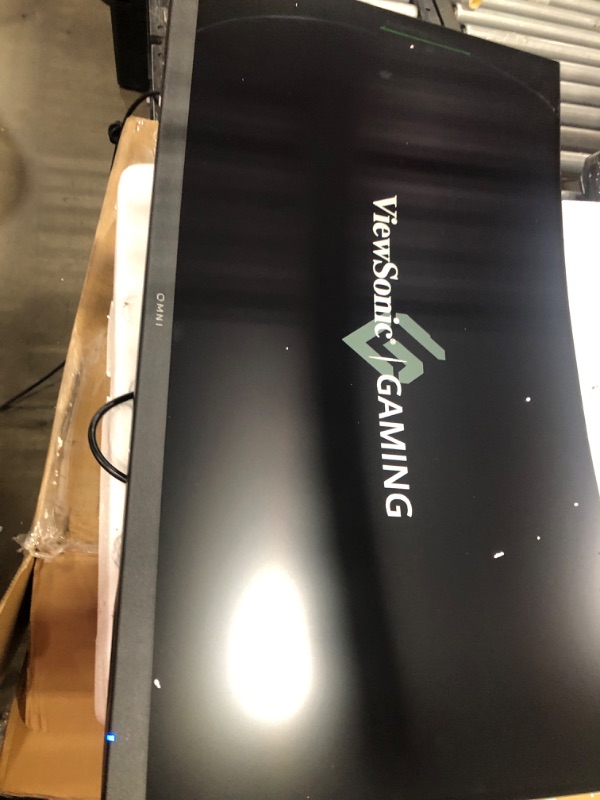 Photo 3 of **cracked on side of screen **ViewSonic OMNI VX3268-2KPC-MHD 32 Inch Curved 1440p 1ms 144Hz Gaming Monitor with FreeSync Premium, Eye Care, HDMI and DisplayPort
