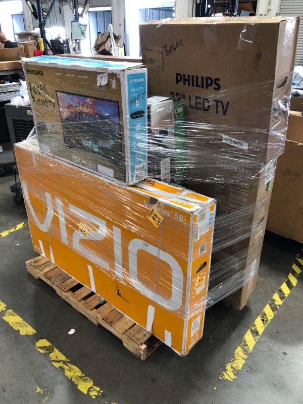Photo 3 of **NON REFUNDABLE/NO REFUNDS**PALLET OF 10 ASSORTED TV'S AND MONITORS 
