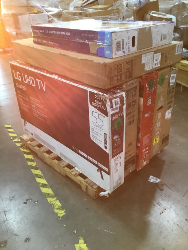 Photo 4 of **NON REFUNDABLE /NO REFUNDS**Pallet of 7 Assorted Damaged Tv's no Accessories included 