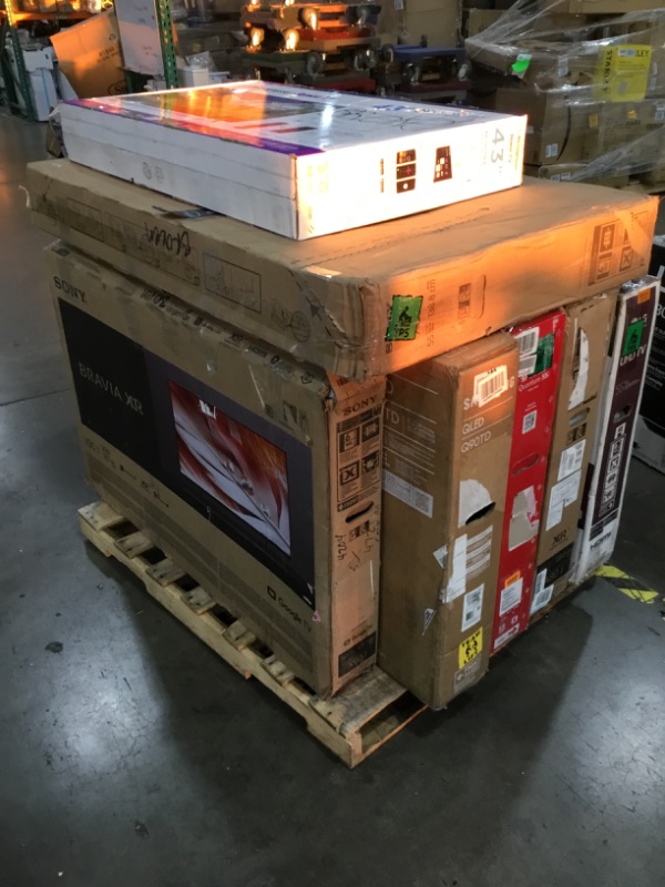Photo 3 of **NON REFUNDABLE /NO REFUNDS**Pallet of 7 Assorted Damaged Tv's no Accessories included 