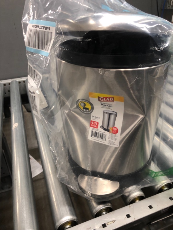 Photo 1 of Glad Small Trash Can, 1.2 Gallon