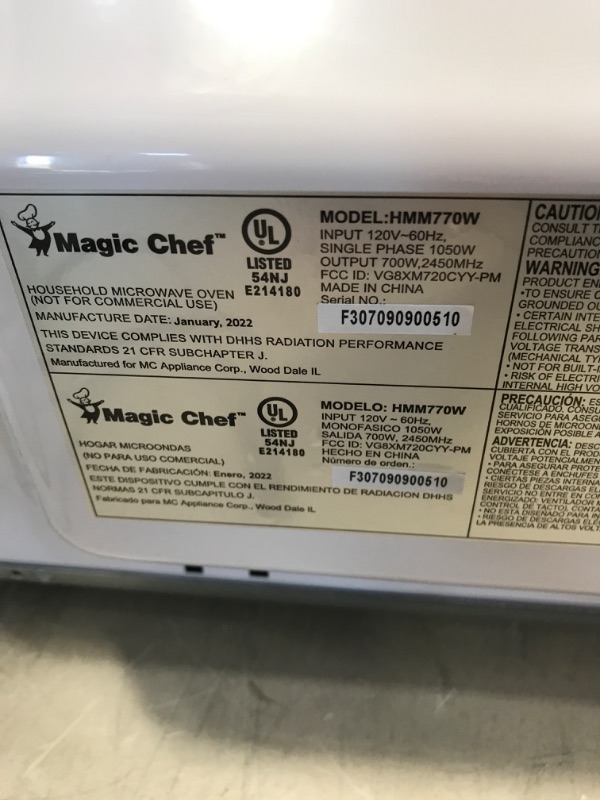 Photo 4 of Magic Chef Hmm770w 0.7 cu. ft. Countertop Microwave in White