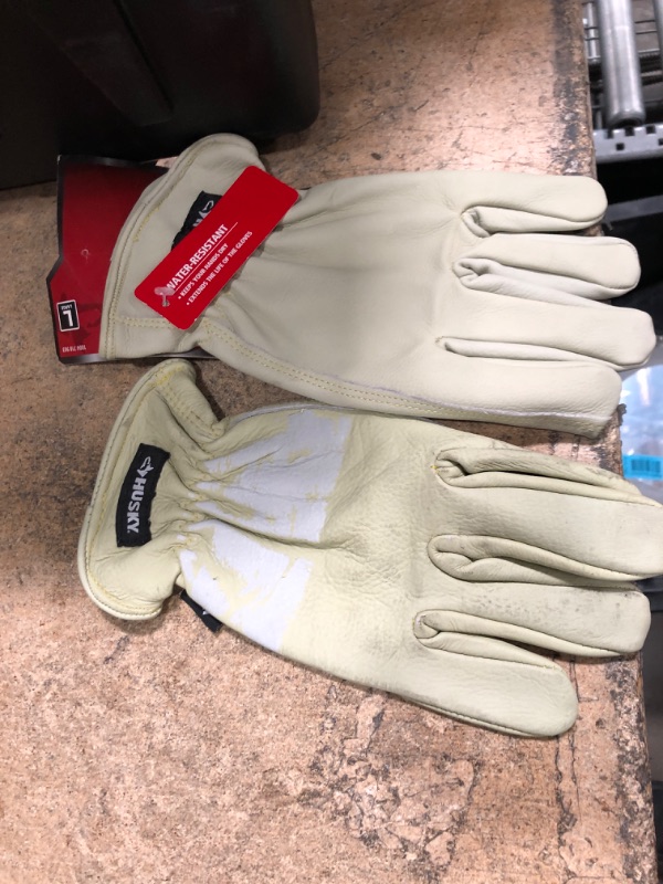 Photo 2 of Large Grain Cowhide Water Resistant Leather Work Glove