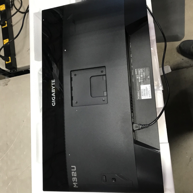 Photo 1 of GIGABYTE M32U-SA-R 32" 144Hz 4K AdaptiveSync Compatible Gaming Monitor (SS IPS/3840x2160 Display/1ms Response Time (GTG)/1x Display Port 1.4/2x HDMI 2.1/2x USB 3.0/1x USB Type C
