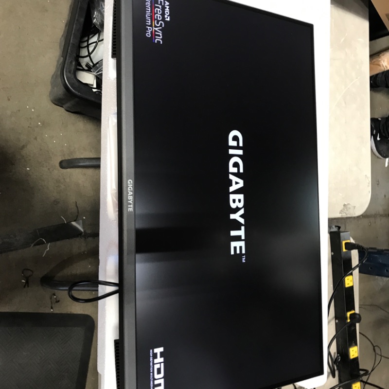 Photo 2 of GIGABYTE M32U-SA-R 32" 144Hz 4K AdaptiveSync Compatible Gaming Monitor (SS IPS/3840x2160 Display/1ms Response Time (GTG)/1x Display Port 1.4/2x HDMI 2.1/2x USB 3.0/1x USB Type C
