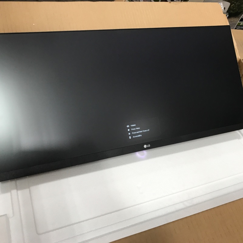 Photo 4 of LG 29WP60G-B UltraWide Monitor 29" 21:9 FHD (2560 x 1080) IPS Display, sRGB 99% Color Gamut, HDR 10, USB Type-C Connectivity, 3-Side Virtually Borderless Display - Black
