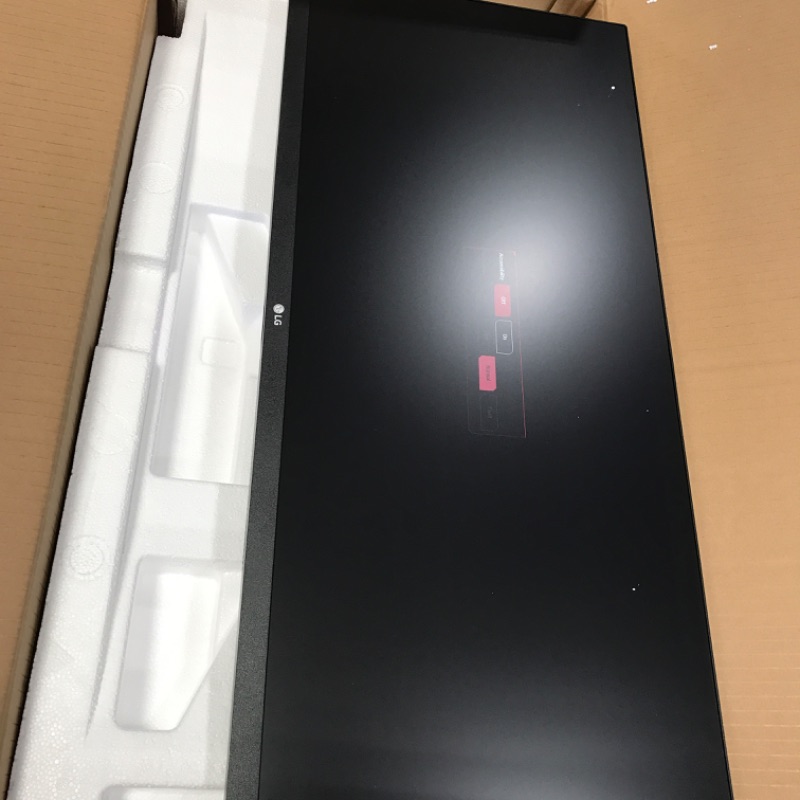 Photo 1 of LG 29WP60G-B UltraWide Monitor 29" 21:9 FHD (2560 x 1080) IPS Display, sRGB 99% Color Gamut, HDR 10, USB Type-C Connectivity, 3-Side Virtually Borderless Display - Black
