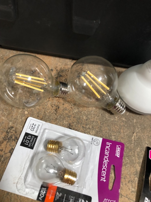 Photo 2 of Home Goods Bundle, 6 Items
Assorted LED Light Bulbs Bundle