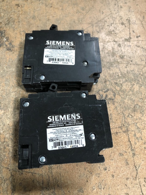 Photo 2 of Set Of 2 
Siemens 15 Amp Tandem Single Pole Type QT Circuit Breaker