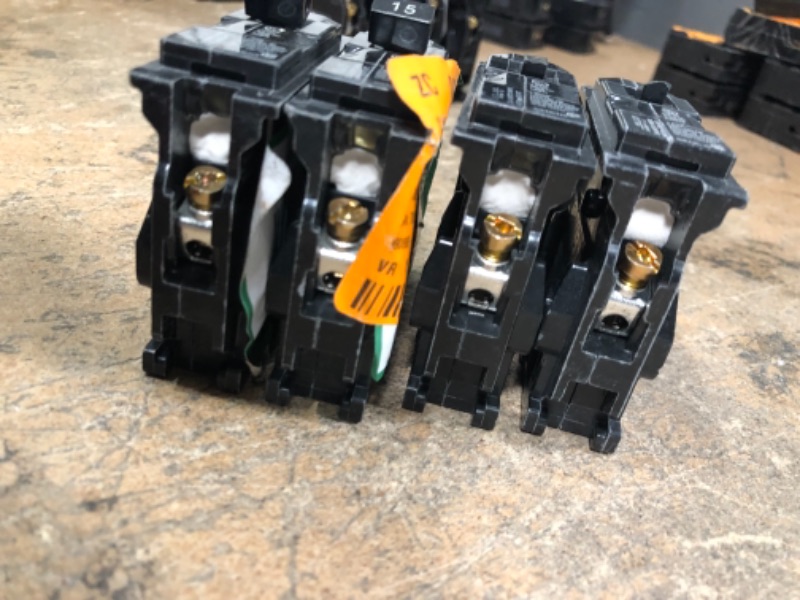 Photo 4 of Bundle Of 4 
Siemens 15 Amp Single-Pole Type QP Circuit Breaker