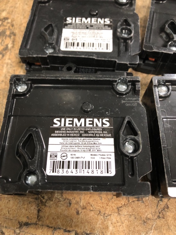 Photo 5 of Bundle Of 4 
Siemens 15 Amp Single-Pole Type QP Circuit Breaker