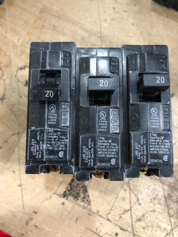 Photo 2 of 3 PACK**Miniature Circuit Breaker, 20 a, 120V AC, 1 Pole, Plug in Mounting Style, Q Series
