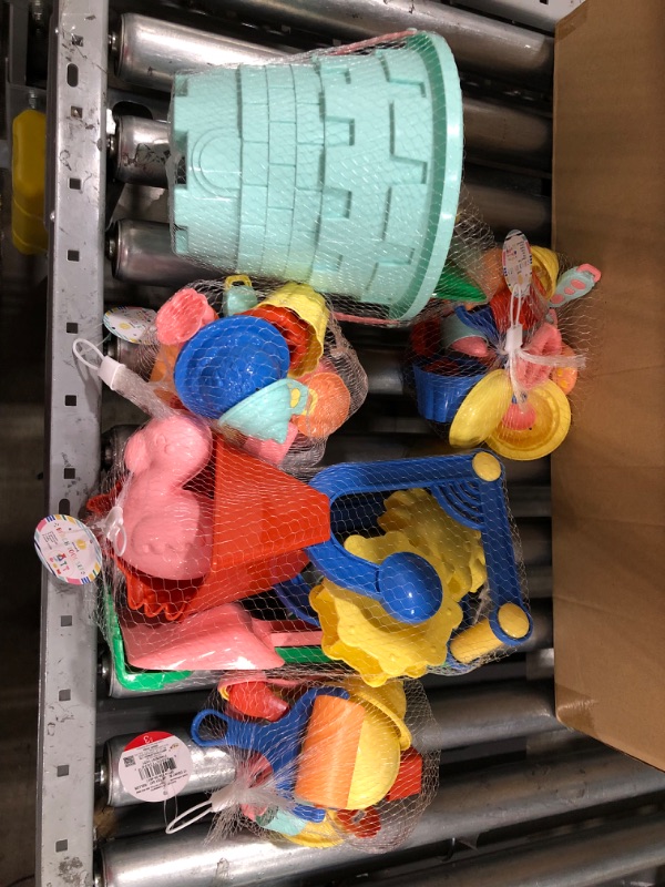 Photo 1 of 5 Item Bundle, Miscellaneous
kids beach toys 
