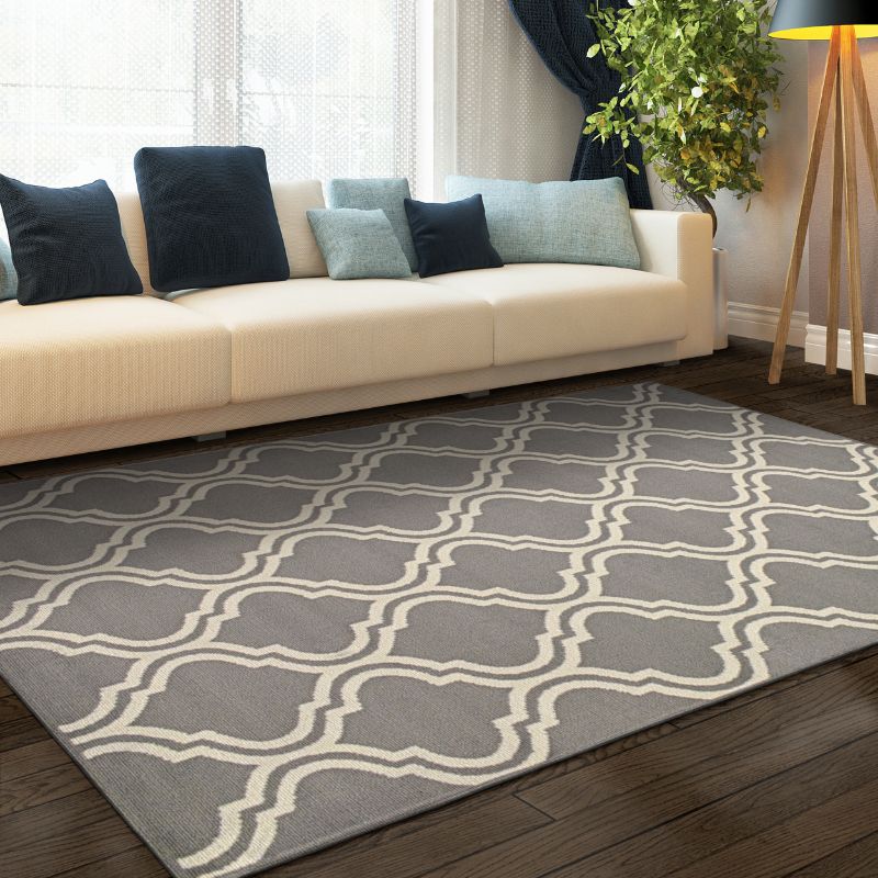 Photo 1 of **used-needs cleaning**
Superior Contemporary Ornamental Double Trellis Power-Loomed Indoor Area Rug Gray 6 X 9
