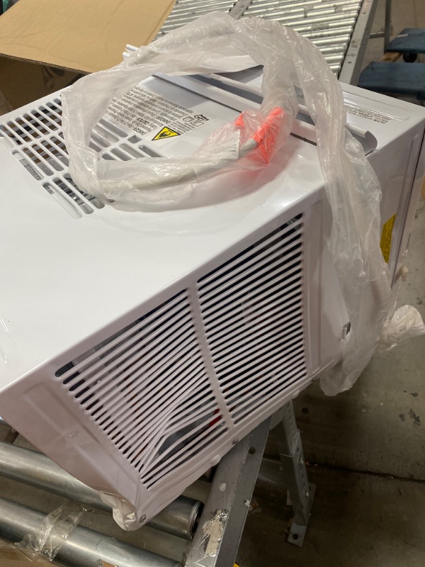 Photo 2 of **PARTS ONLY**
Frigidaire Window-Mounted Room Air Conditioner, 10,000 BTU, in White
