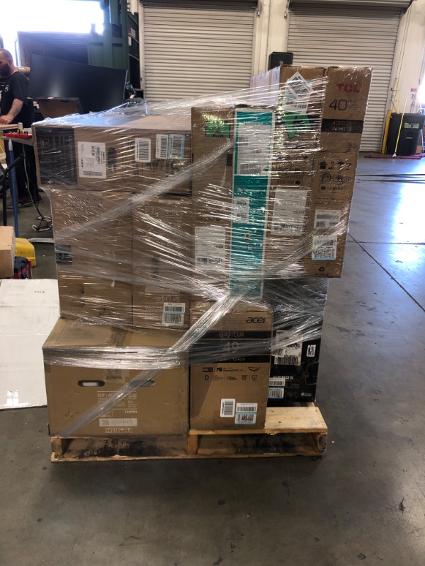 Photo 1 of NONREFUNDABLE - Pallet of 10 different broken , nonfunctional and damaged TV's and monitors
1 Tv is 43”         /    2 TV's are 34”    / 3 TV's are  40”
3 TV's are 49”     /  1 TV is 32”        /