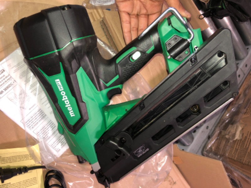 Photo 9 of Metabo HPT NR3690DCM 36V Cordless Paper Strip Framing Nailer Kit
