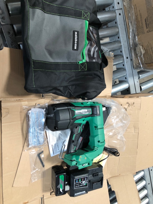 Photo 14 of Metabo HPT NR3690DCM 36V Cordless Paper Strip Framing Nailer Kit
