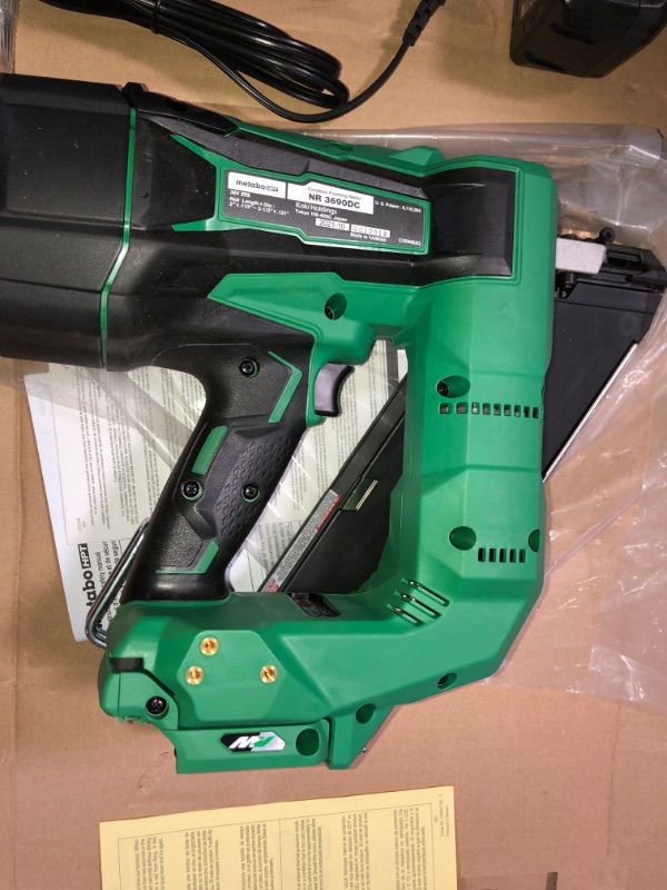 Photo 4 of Metabo HPT NR3690DCM 36V Cordless Paper Strip Framing Nailer Kit
