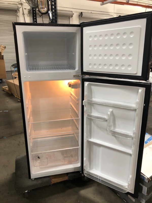 Photo 4 of Frigidaire EFR753-BLACK EFR753 Retro Apartment Size Refrigerator with Top Freezer-2 Door Fridge with 7.5 Cu Ft of Storage Capacity, Adjustable Spill-Proof Shelves, Door & Crisper Bins, Black
