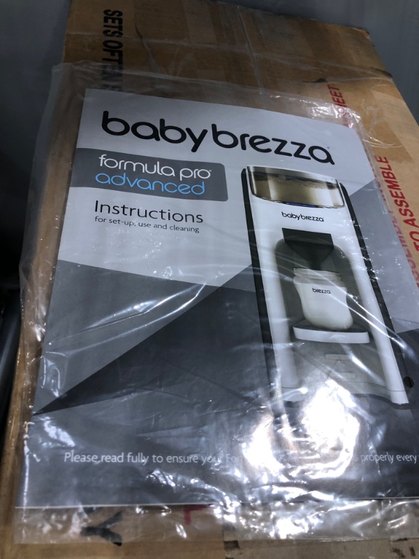 Photo 5 of Baby Brezza New and Improved Formula Pro Advanced Dispenser Machine